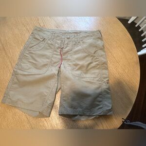 The northface size 2 khaki shorts